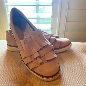 VIONIC Women's Mahalo Slip Ons